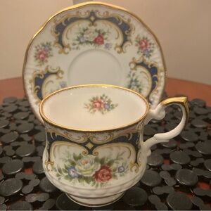 Beautiful Vintage Queen Rosina Kenilworth Tea Cup and Saucer Set